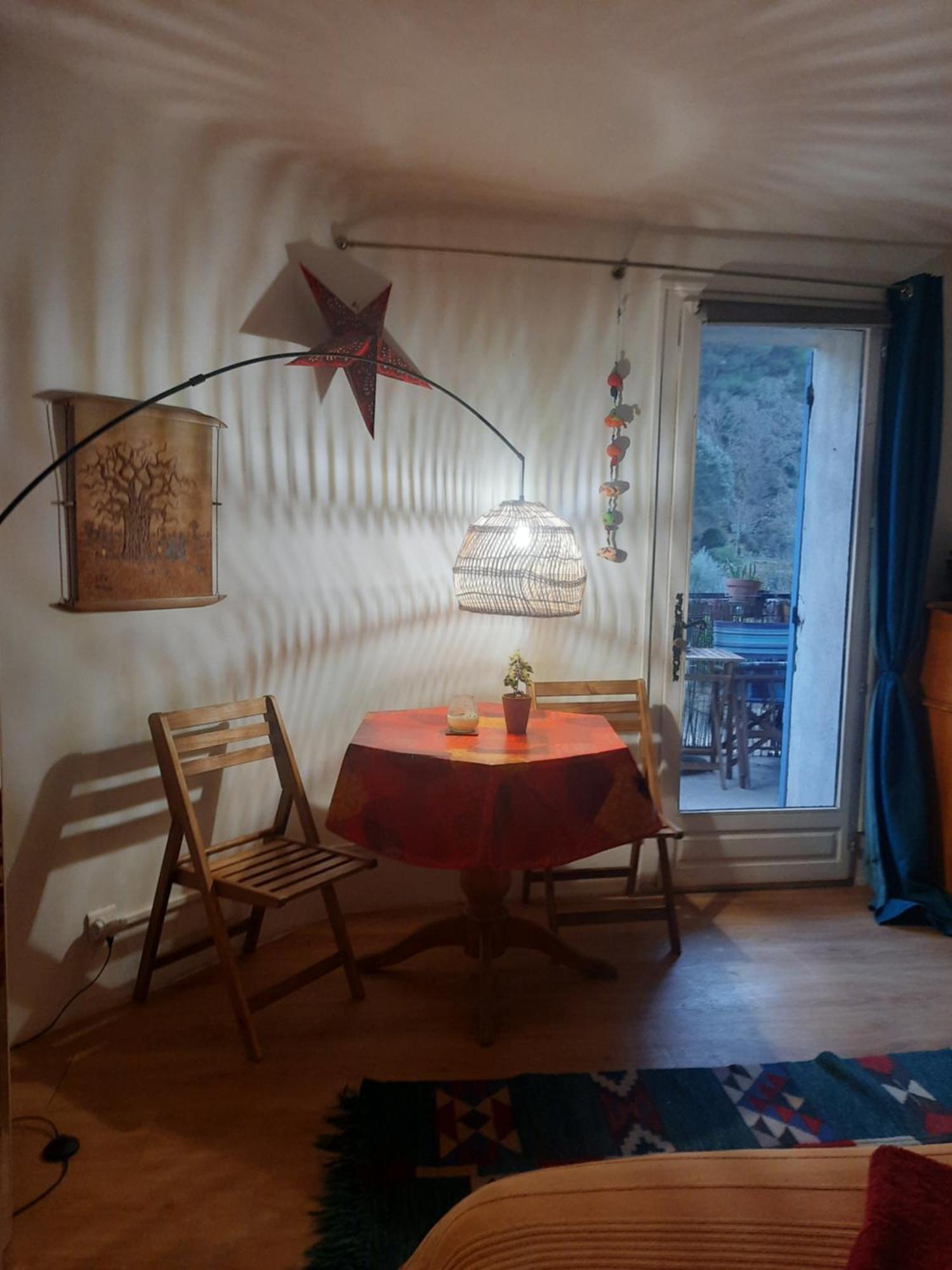 مبيت وإفطار Meyrargues Aude En Provence المظهر الخارجي الصورة